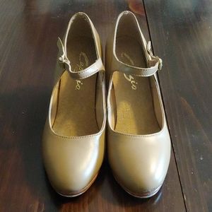 7.5 W. Tan tap heals